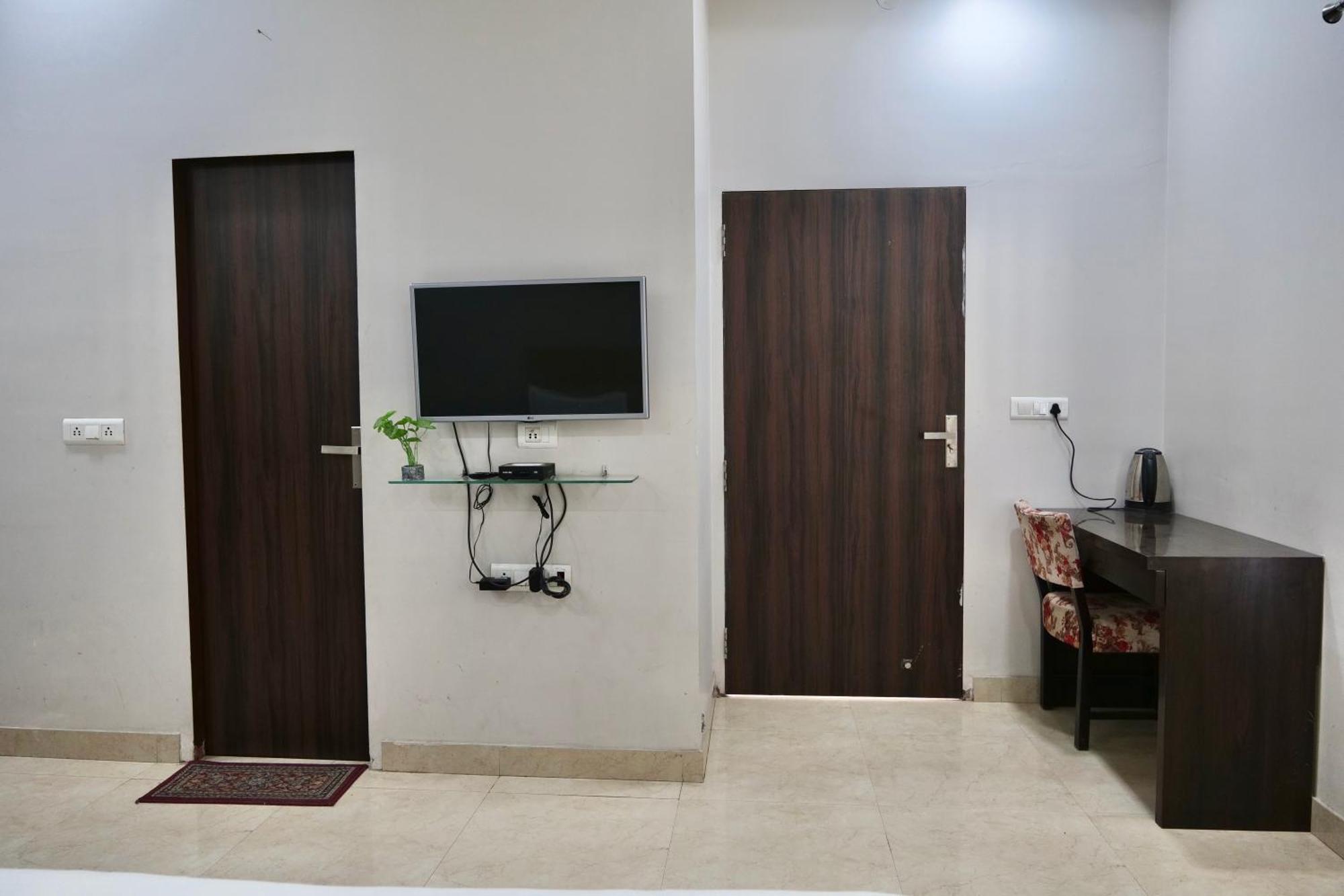 Hotel The Kunadi Haveli